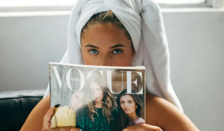 Burcu Kıratlı'dan Yeni Gelişme! Müzik Kariyerine mi Yöneliyor?