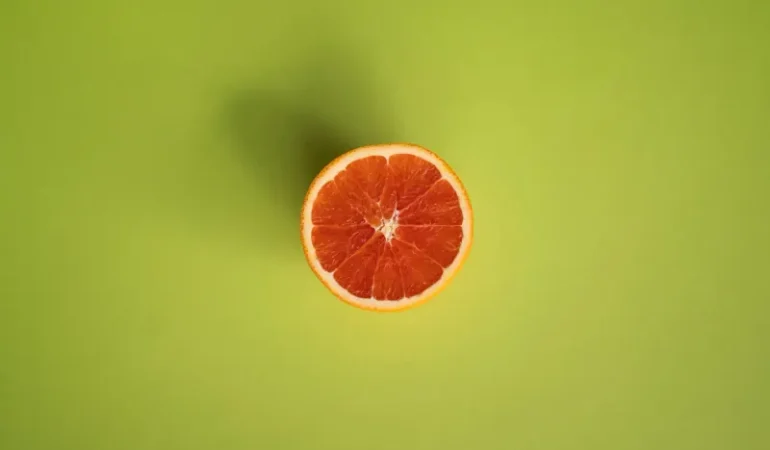 Yetişkin Aknesi: Sadece Bir Cilt Sorunu Mu?