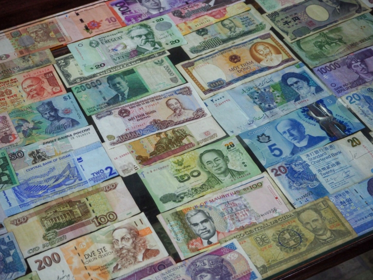 Offshore İşlemler Yükselen Pazar Para Birimlerini Nasıl Etkiliyor?